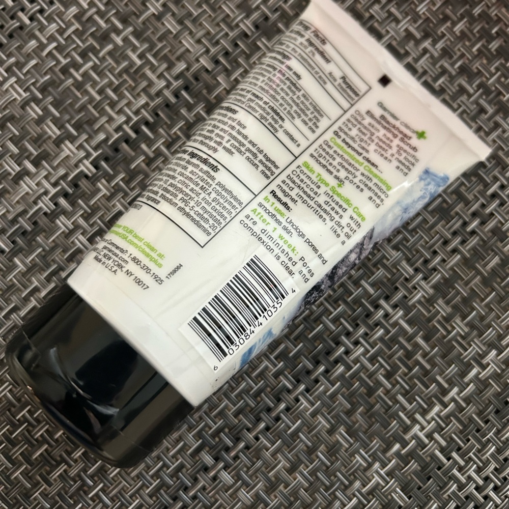 Garnier Clean+ Charcoal Scrub for Oily Skin - Picture 2 of 2